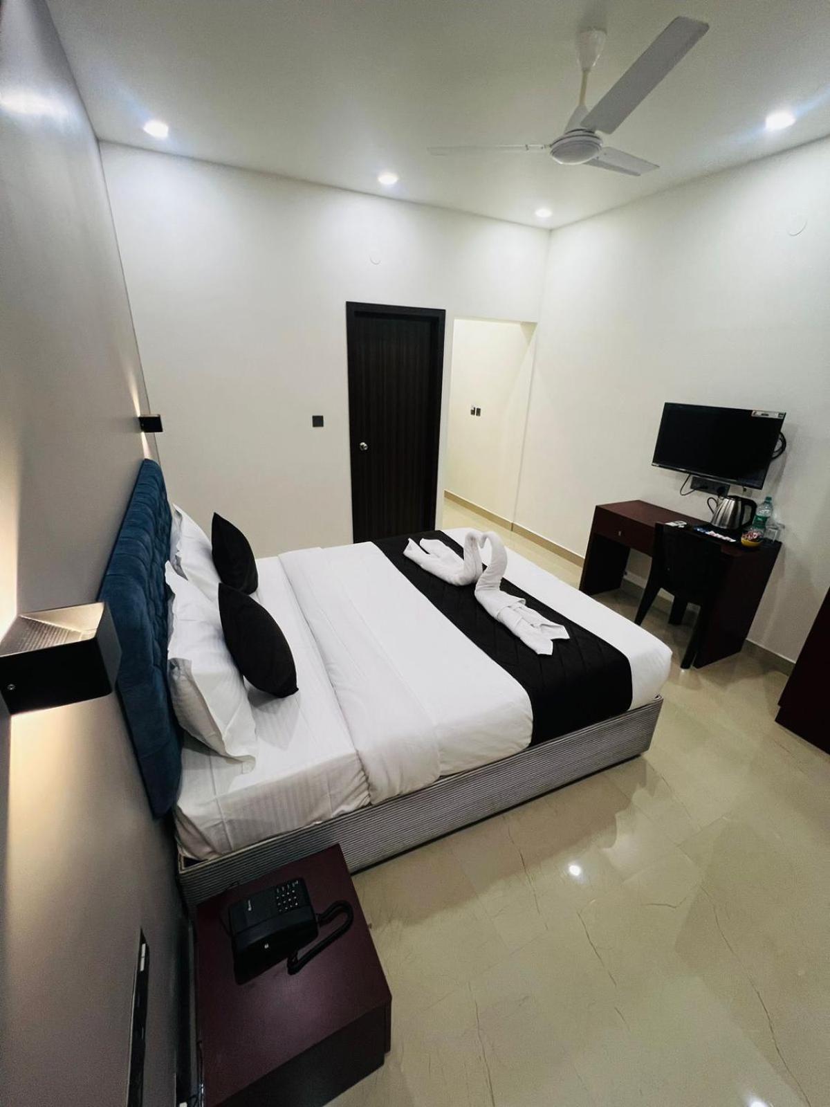 The Lotaz Hotel Kochi 외부 사진