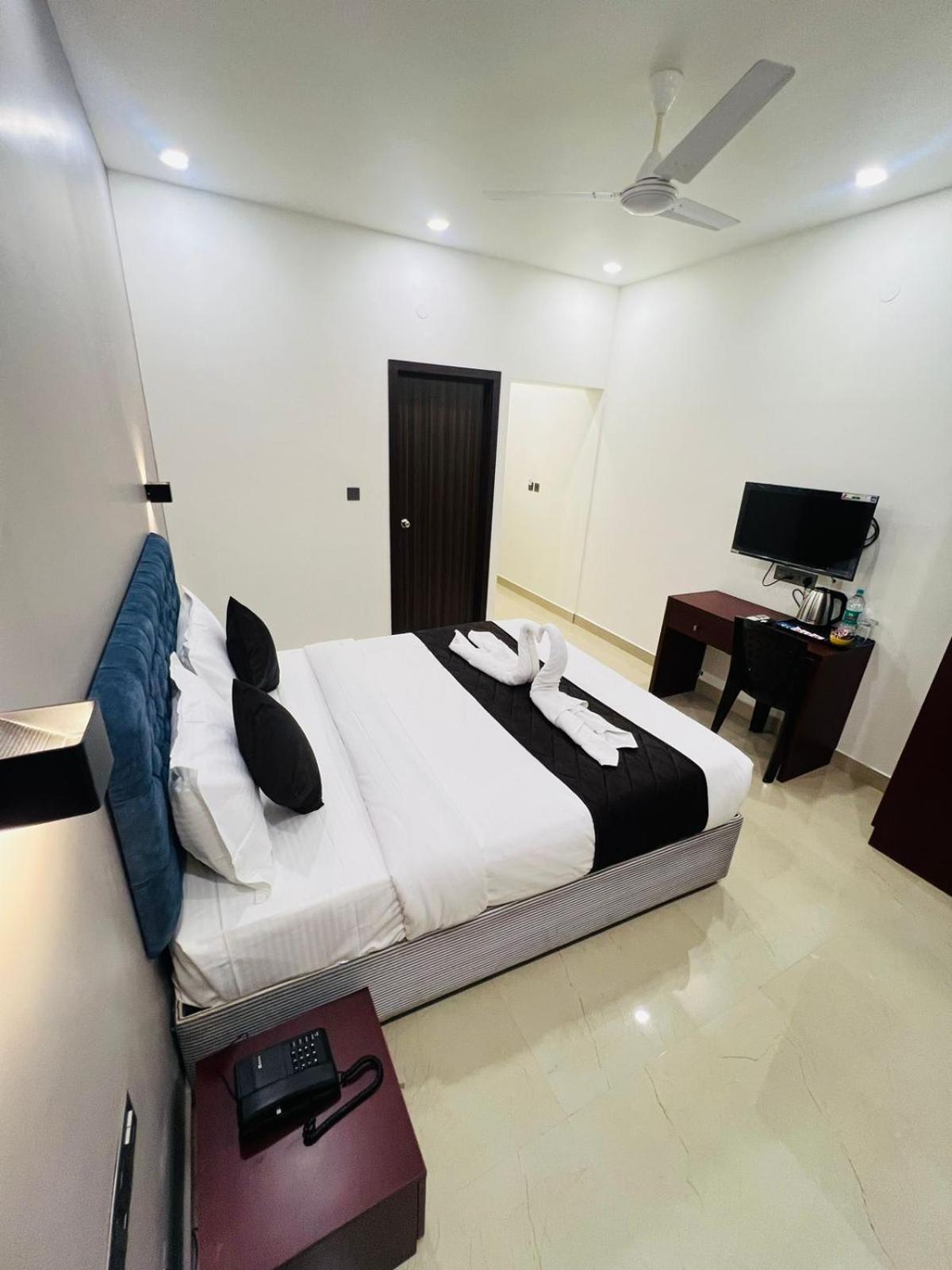 The Lotaz Hotel Kochi 외부 사진