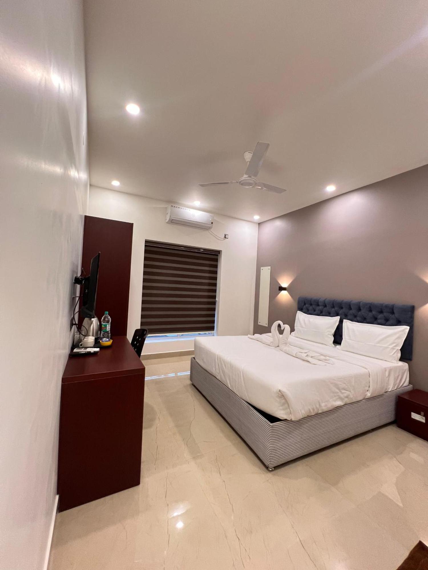 The Lotaz Hotel Kochi 외부 사진