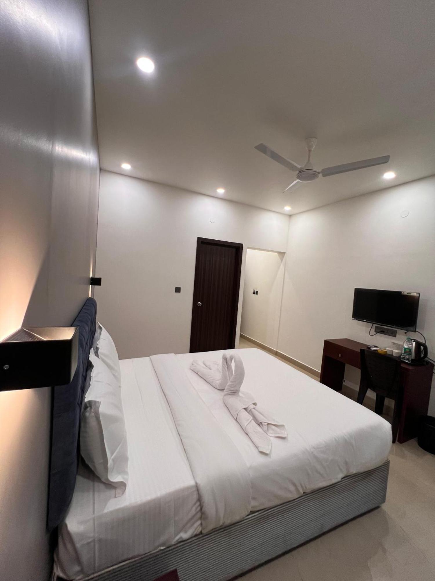 The Lotaz Hotel Kochi 외부 사진